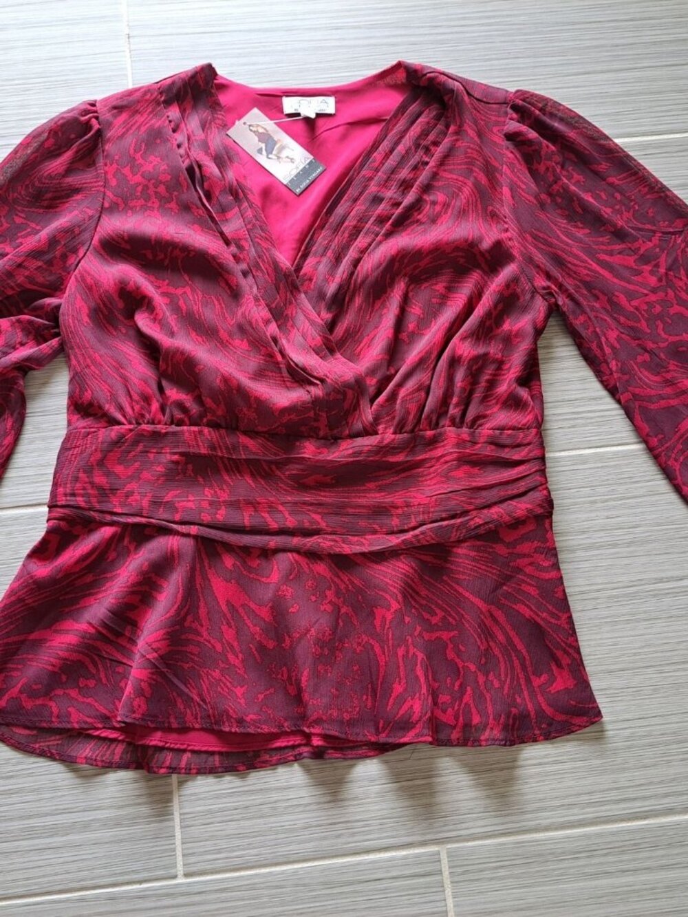 New Sofia Vergara Womens Red V-Neck Wrap Blouse Baloon Long Sheer Sleeves Large - Picture 8 of 11